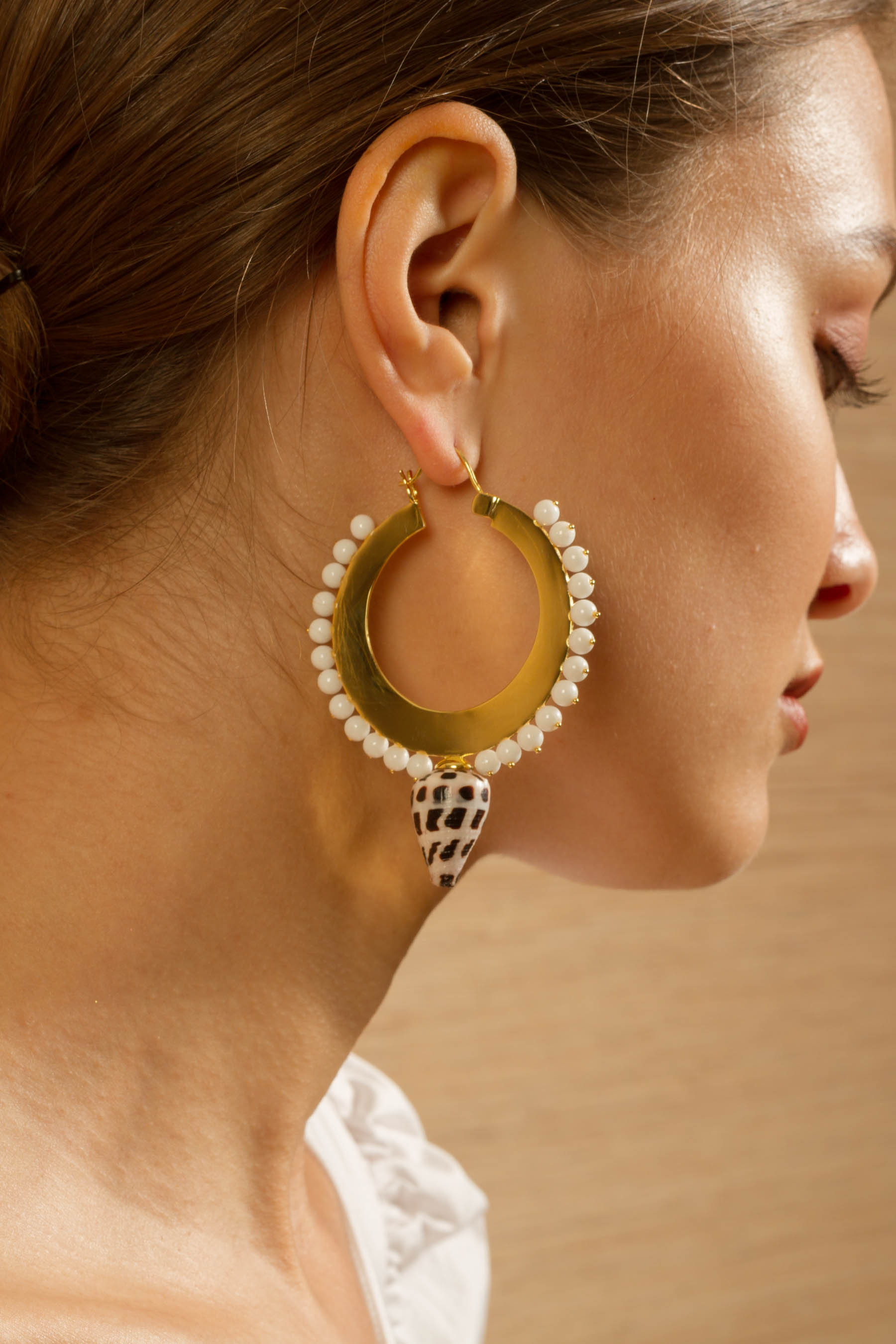 Diego Large Hoops in White Conch